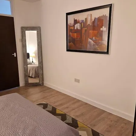 Newly Renovated Apartment! London Exterior photo